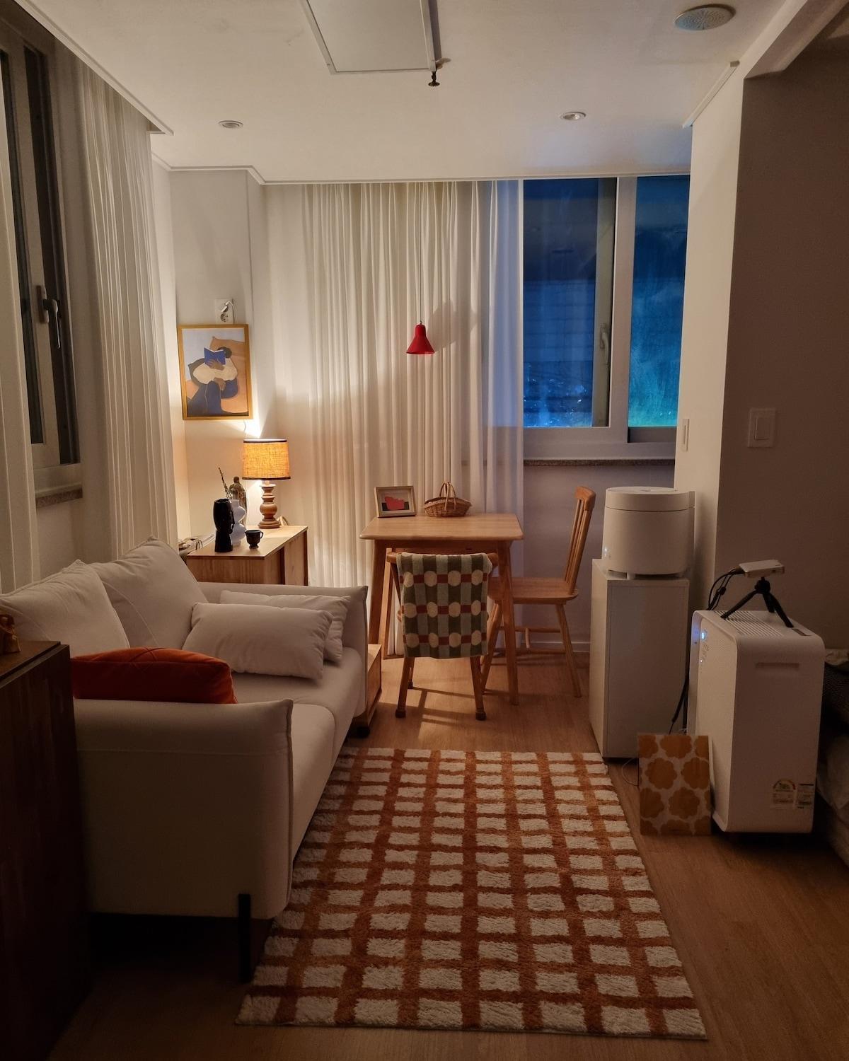 Apartment Mood In -gimpo Airport Station 3 Minutes Station 25 Minutes Hongdae 20 Minutes, Gangnam 35 Minutes *